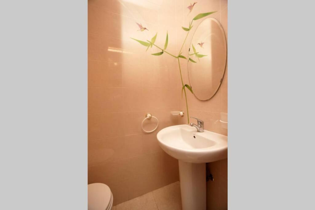 Apartamento Barrio Alfalfa Apartment Севиля Екстериор снимка